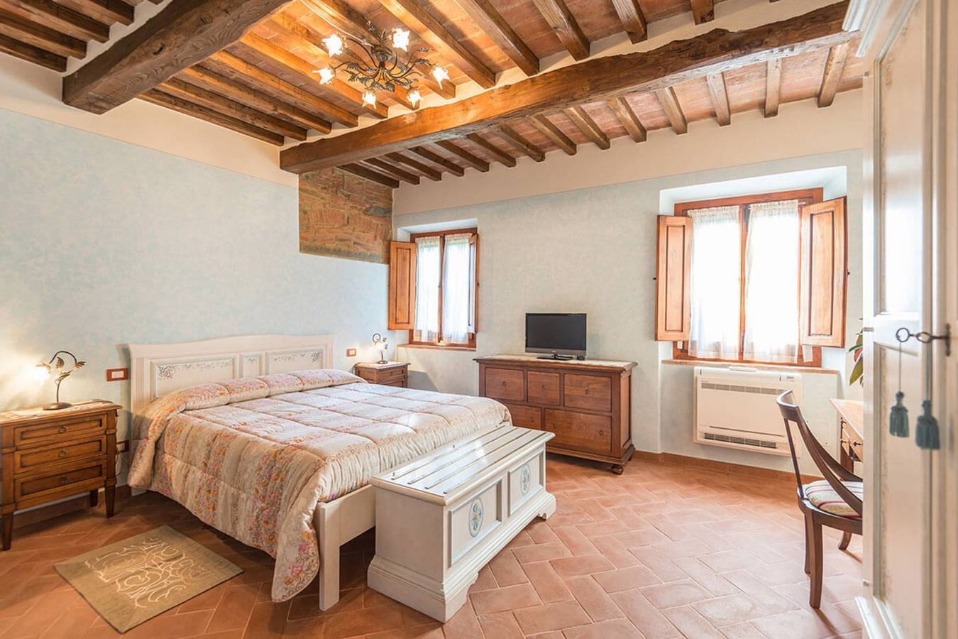 Appartamento intero, Appartamento 'Turchese' con piscina condivisa, Wi-Fi e aria condizionata in San Miniato, Pisa e dintorni