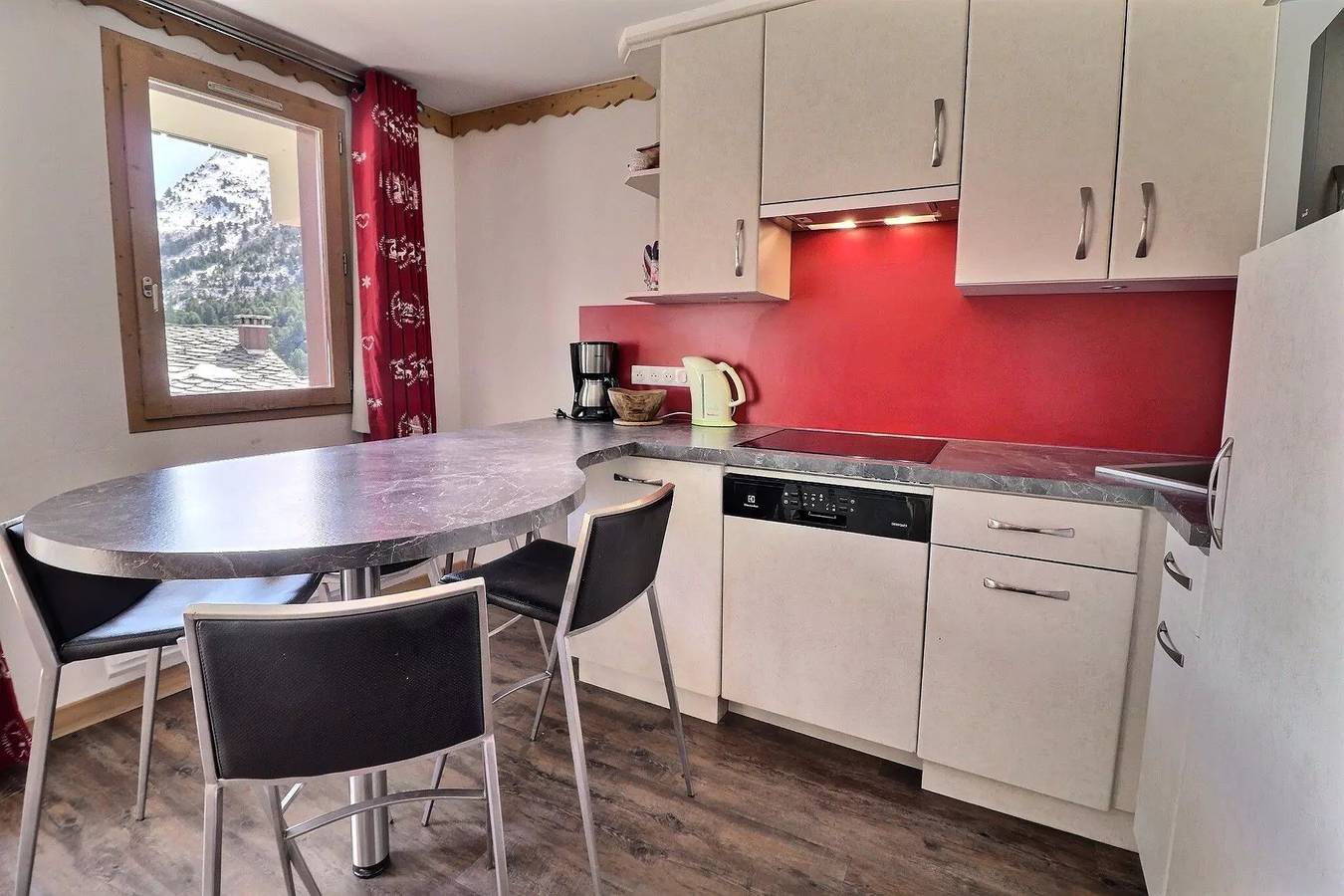 Appartement entier, Appartement Lumineux, Quartier Calme, Superbe Vue Sur Le Mont Vallon in Méribel-Mottaret, Les Allues