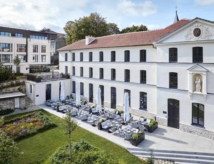 Hôtel pour 2 personnes, avec sauna ainsi que piscine et jardin