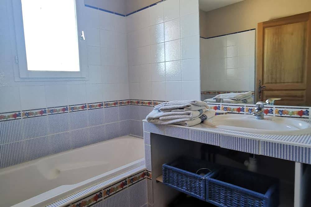 Villa vue mer 8 personnes sur les hauteurs avec piscine chauffée in Cagnes-sur-Mer, Côte méditerranéenne (France)