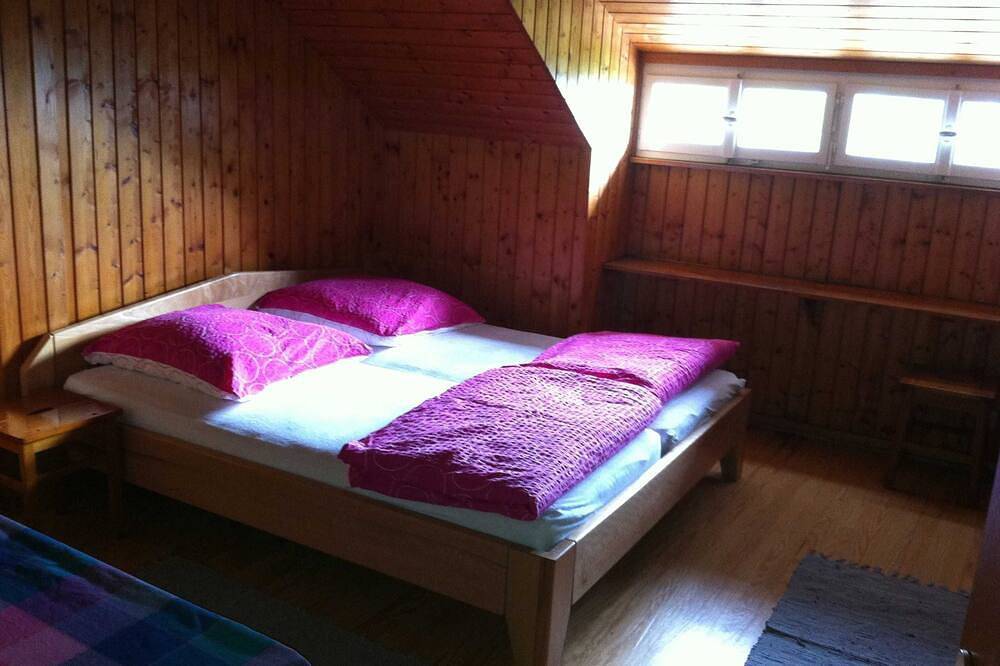 Ganze Wohnung, Ferienwohnung im Obergeschoss, max. 7 Personen - Eckhäusle in Sankt Peter, Südschwarzwald