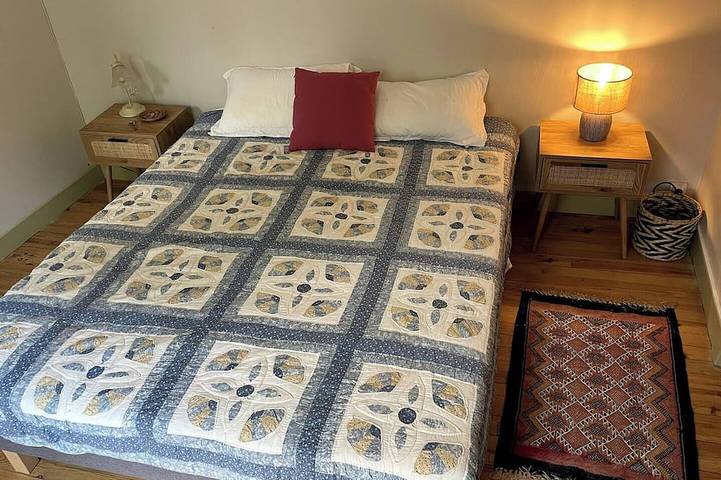 Spacious riverside getaway in Cahors, Quercy
