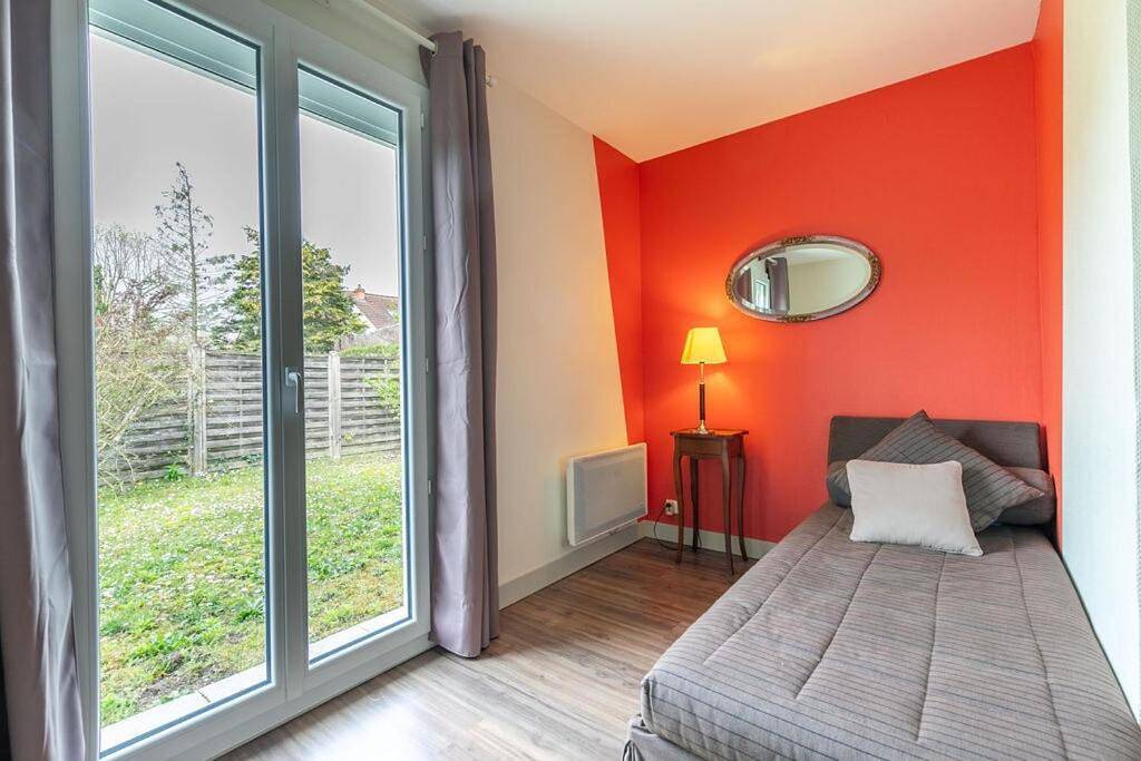 La Belle Escale - Maison proche gare et d'Orléans in Fleury-les-Aubrais, Région d'Orléans