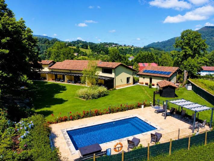 Appartement de vacances pour 4 personnes, avec piscine ainsi que vue et jardin, adapté aux familles - 1