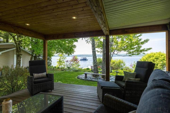 Gîte pour 14 personnes, avec jardin et vue sur le lac dans Sherbrooke - 3