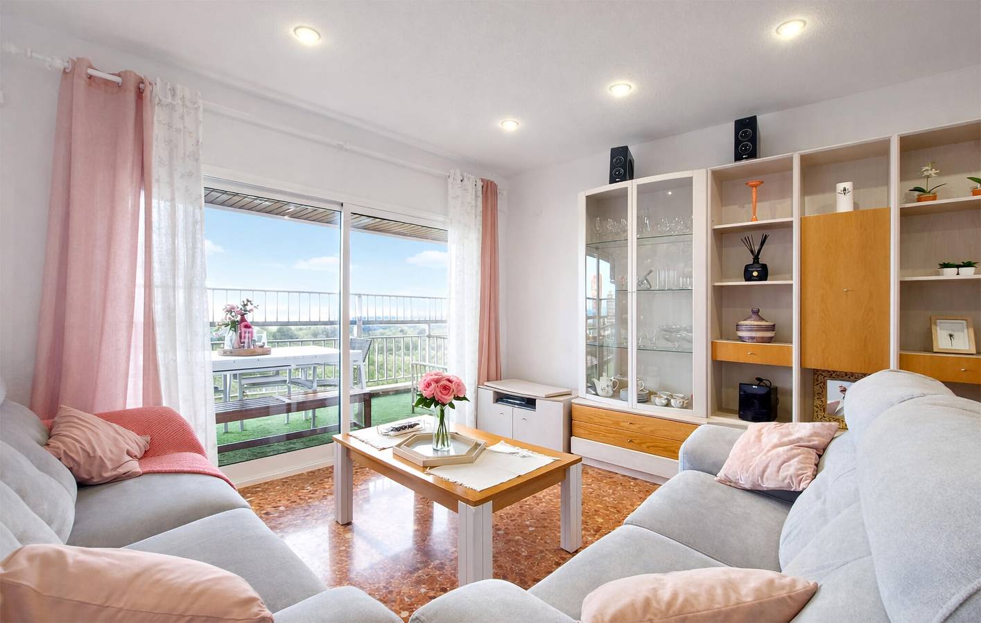 Appartement de vacances entier, Appartement lumineux de 2 chambres avec piscine près de la Platja de la Garrofera in Valence (Espagne), Costa de Valencia