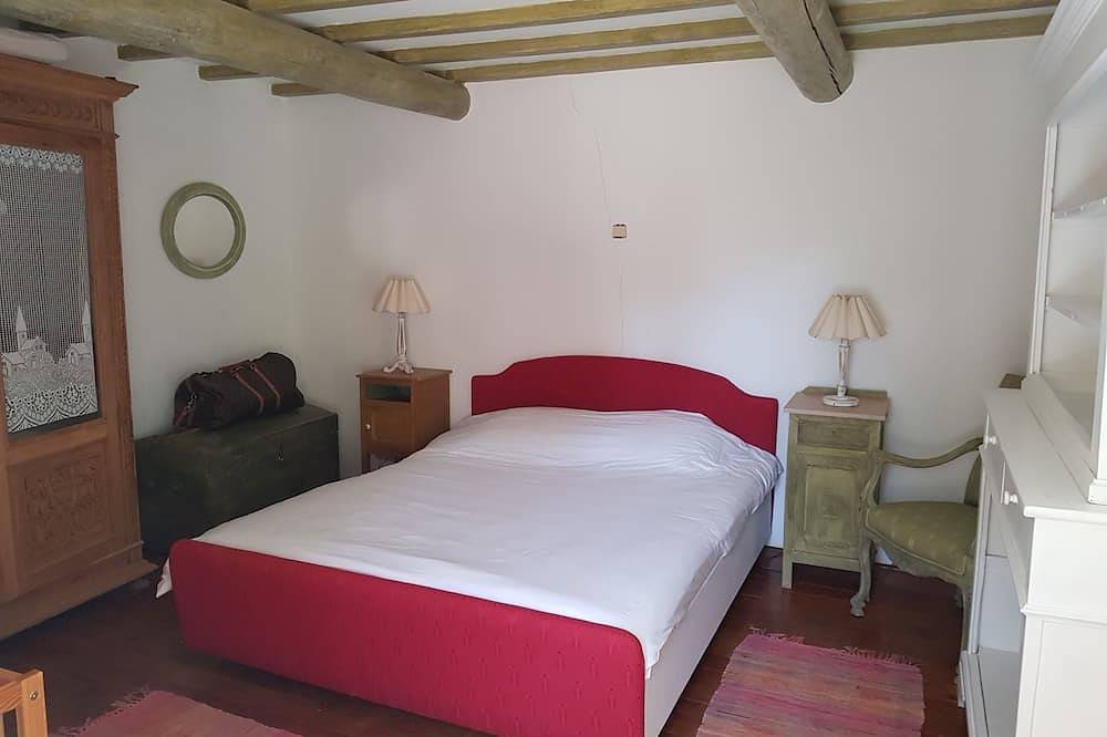 Provencal farmhouse with character at the foot of the Dentelles de Montmirail in Séguret, Vaucluse