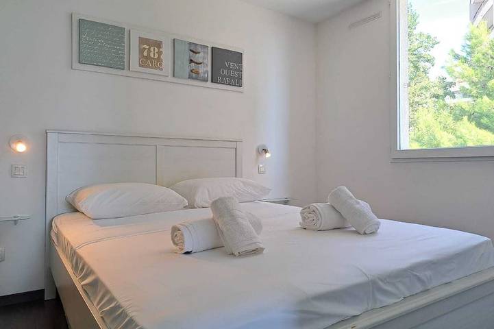 Apartamento entero, Close Sea - Terrace with Sea View, AC and Parking - Benakey in Cannes La Bocca, Cannes