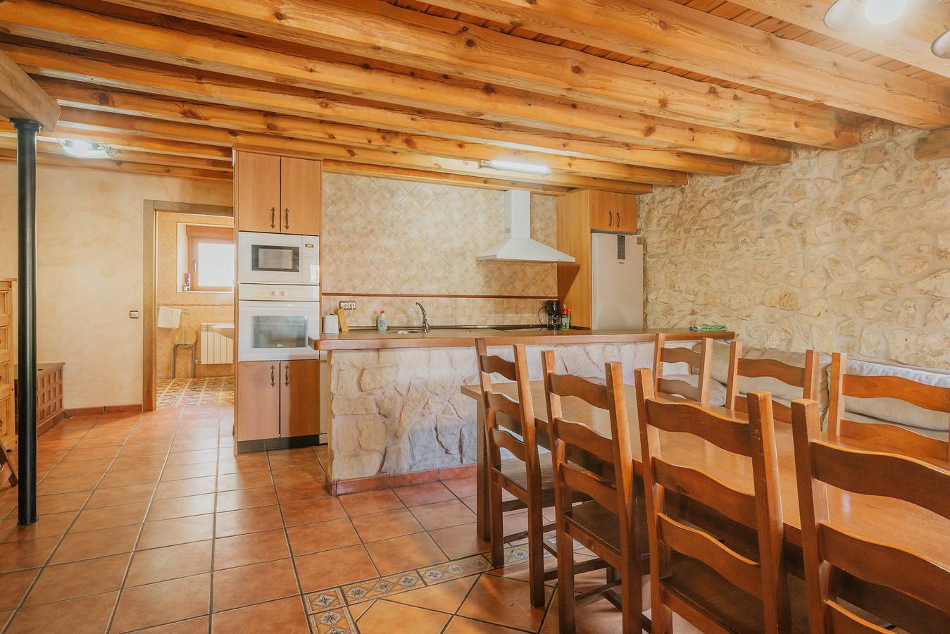 Casa Rural 'Sanz' mit Bergblick, Gemeinschaftspool und Wlan in Castro de Fuentidueña, Segovia Provinz