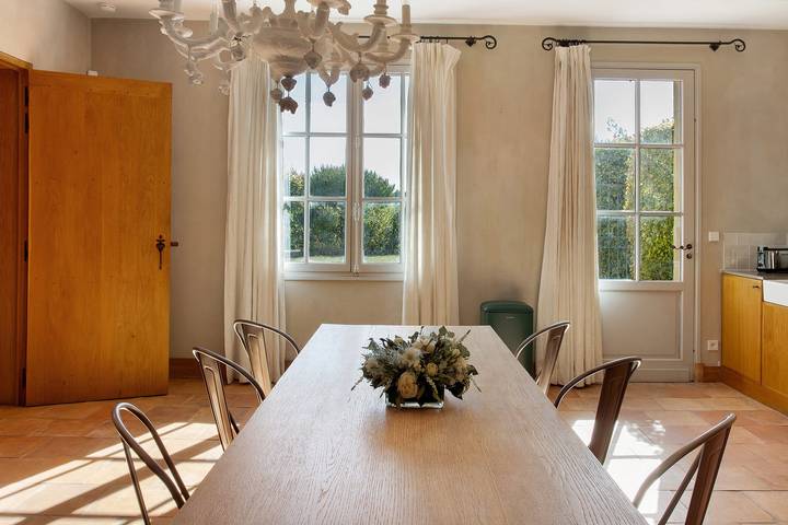 Casa vacacional 'Saint Emilion Grand Faurie La Rose' con jardín privado, wifi y aire acondicionado in Saint-Émilion, Región de Libourne