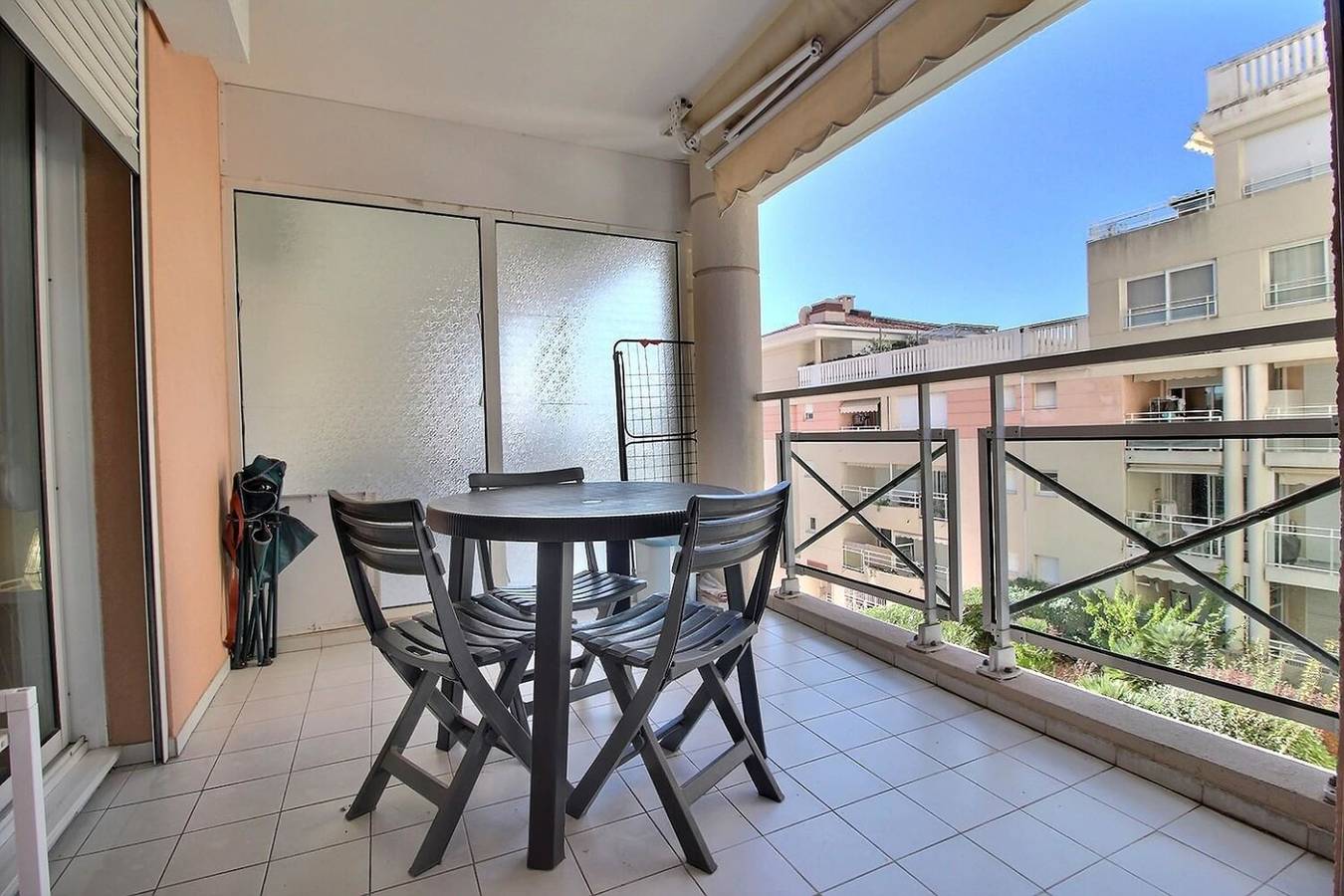 Apartamento vacacional entero, Golfe Juan - 4 people - Swimming pool - Parking in Golfe-Juan, Vallauris