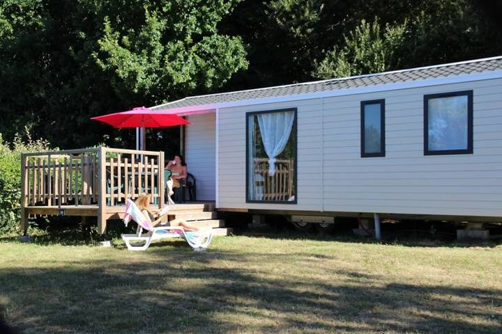 Camping pour 4 personnes, avec bassin pour enfant à Fouesnant