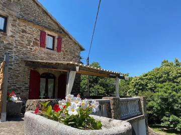 Gîte pour 8 personnes, avec piscine et terrasse à Gravières