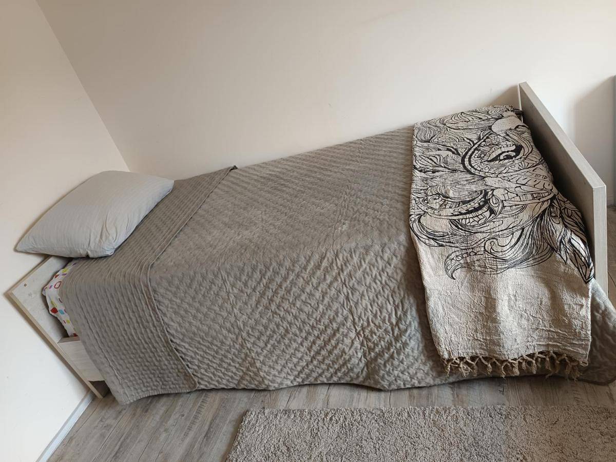 Appartement entier, Appartement calme, emplacement stratégique, proche de toutes commodités, de l'autoroute, valenciennes, lille, Belgique, wifi, Netflix, parking Gratuits, lave linge, sèche linge in Raismes, Région de Valenciennes