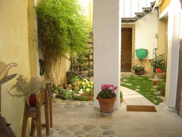 Casa rural para 17 personas, con Balcón además de Terraza y Jardín en Ribera Navarra - 2