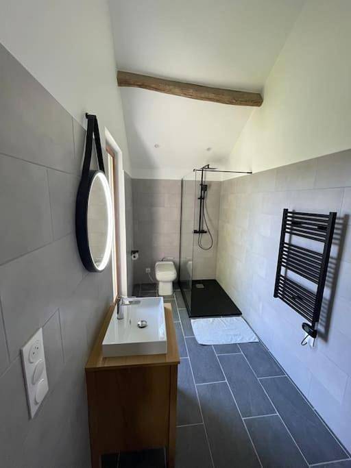 Two-Bedroom House in Vaux-sur-Seine, Yvelines