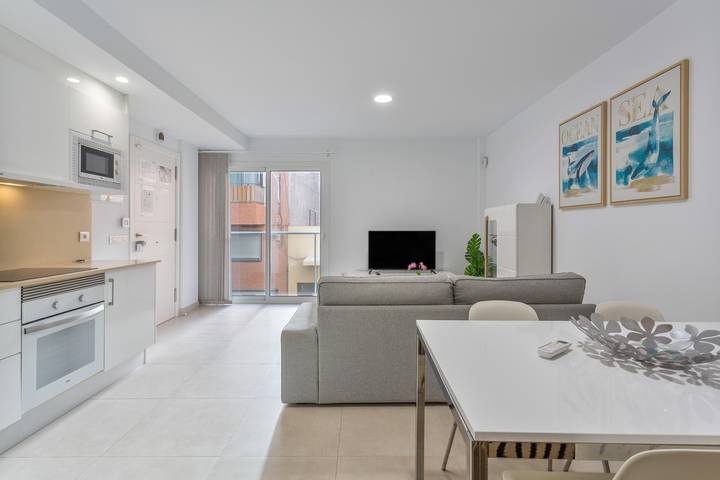 Apartamento entero, Apartamento vacacional 'Brisa A. Apto En El Médano' con wifi y aire acondicionado in Playa el Médano, Granadilla de Abona
