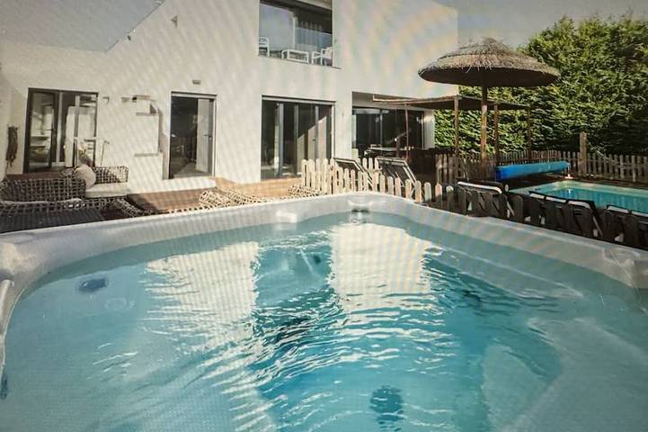 Villa für 15 Personen, mit Whirlpool und Garten - 1