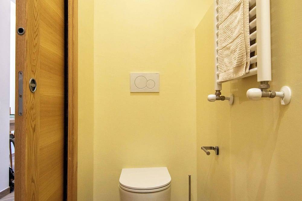 Ganze Wohnung, Cozy Apartment in the Historic Heart of Trevignano Romano in Trevignano Romano, Braccianosee