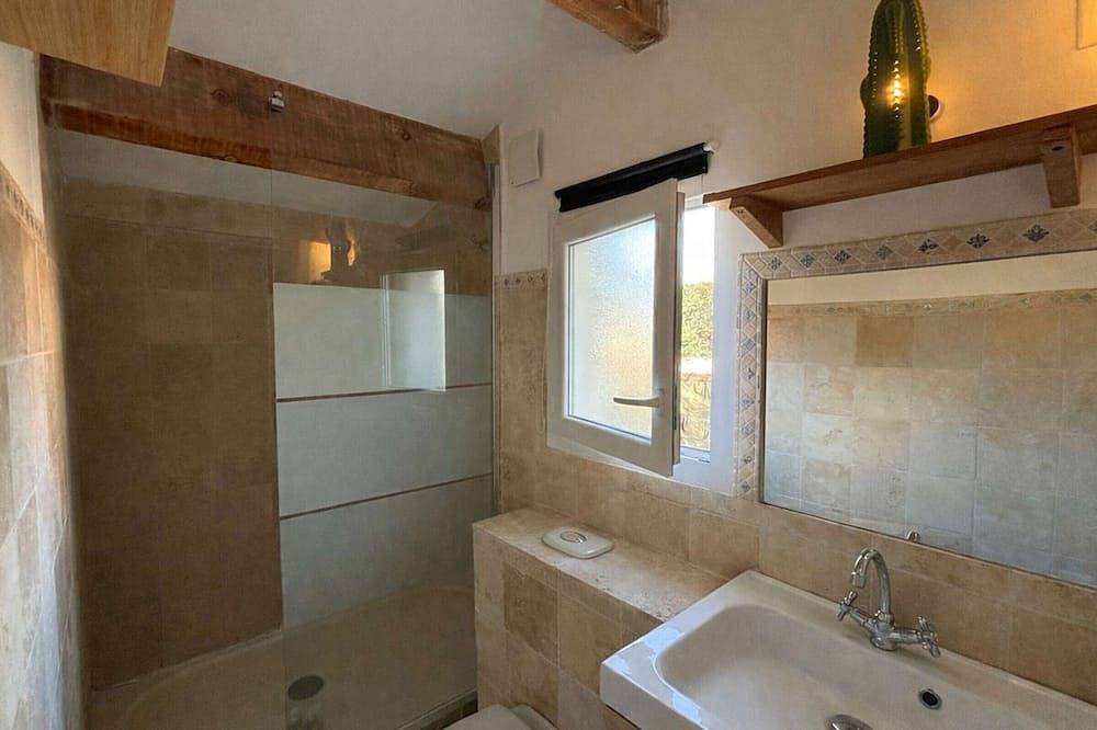 Ganze Wohnung, Studio-Duplex in Porticcio: Beach Nearby, A/C, Terrace, Wi-Fi in Cauro, Ajaccio und Umgebung