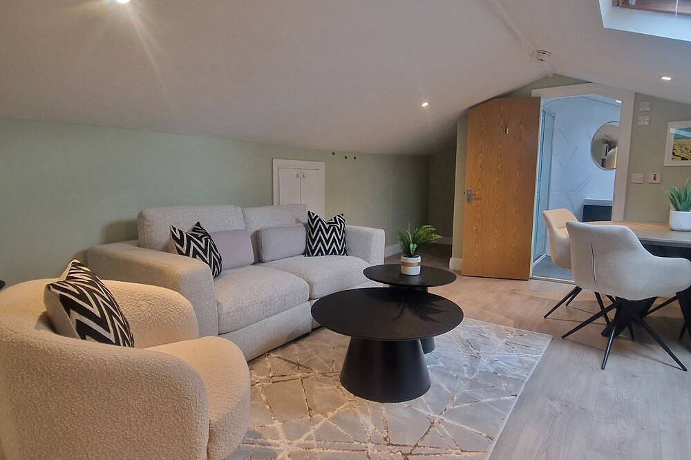 Geheel appartement, Upgraded Loft Style Duplex at Rathmines Village in Dublin, County Dublin