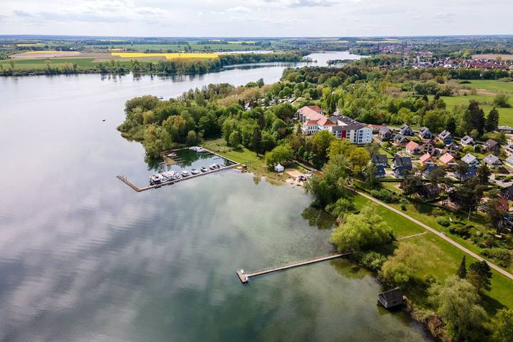 Ferienwohnung für 4 Personen, mit Balkon und Garten sowie Seeblick und Ausblick an der Müritz - 3