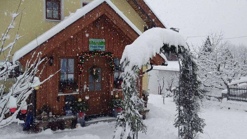 BnB für 4 Personen, mit Ausblick und Garten in Obertraun