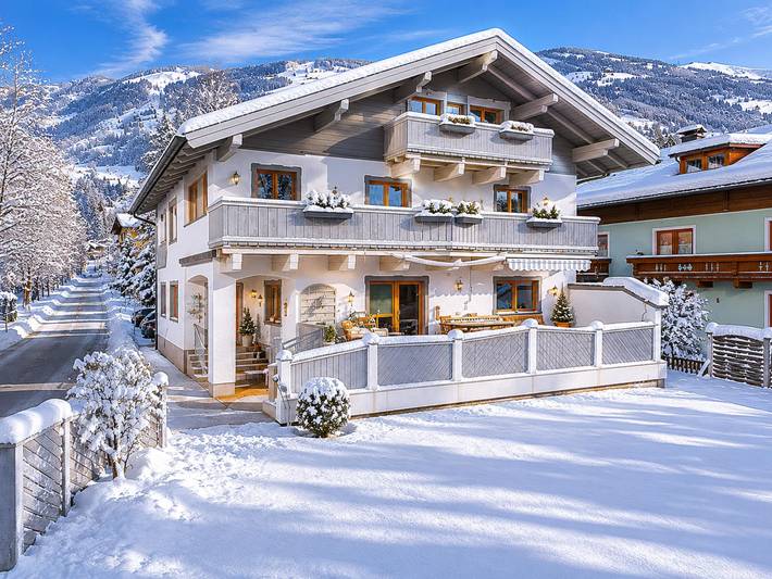 Ganze Wohnung, Haustierfreundliches Apartment mit Balkon in Bramberg am Wildkogel, Pinzgau