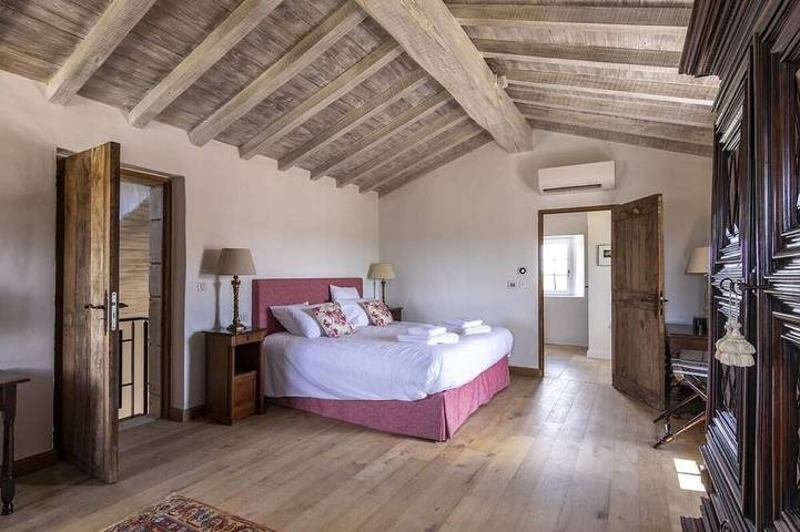 Exceptional Villa 10 min from Cahors. In the heart of the wine region. Full Ac. in Cahors, Quercy