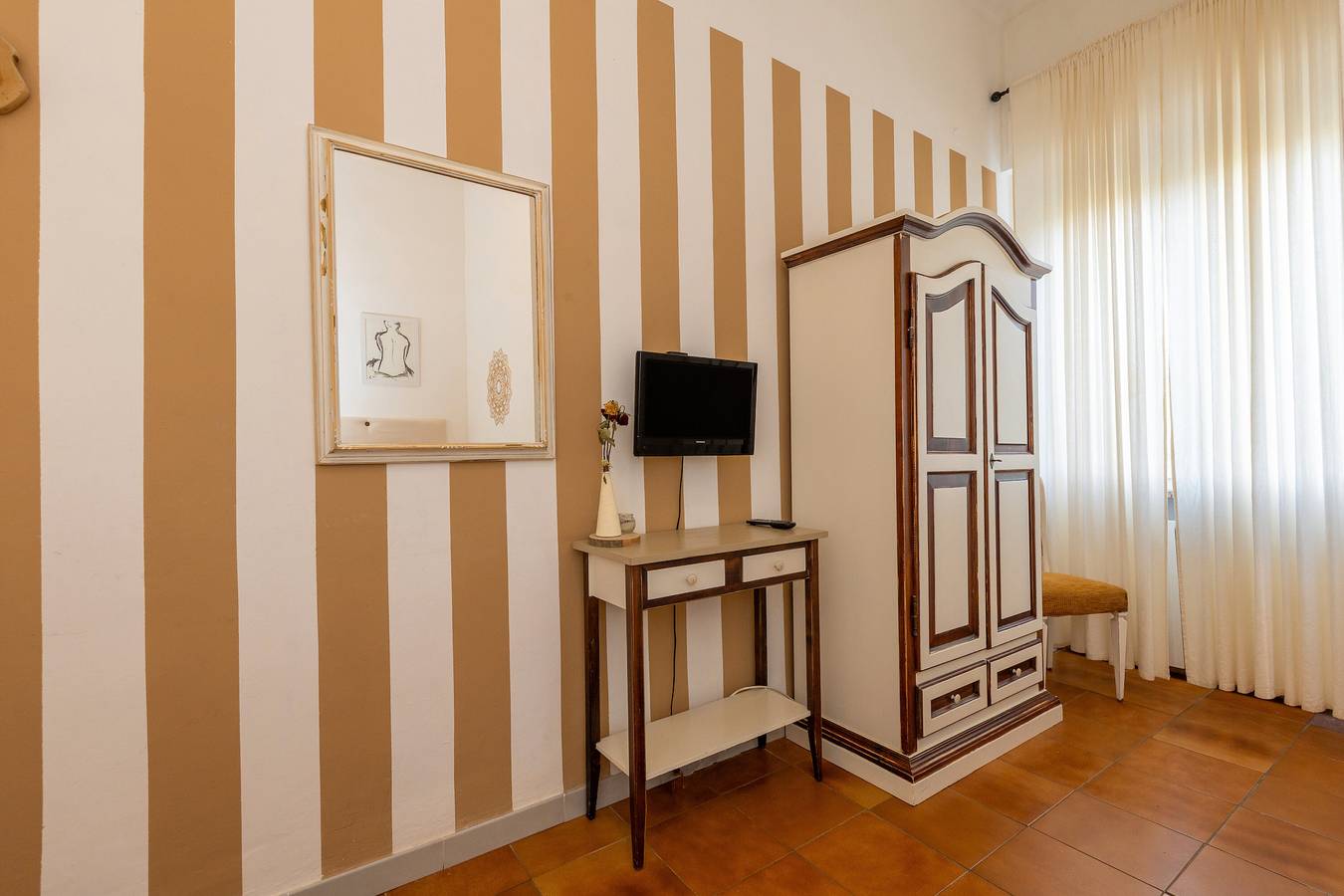 Habitación 'Piccolo Paradiso - Camera 3' con terraza compartida, jardín compartido y Wi-Fi in Livorno, Costa Etrusca