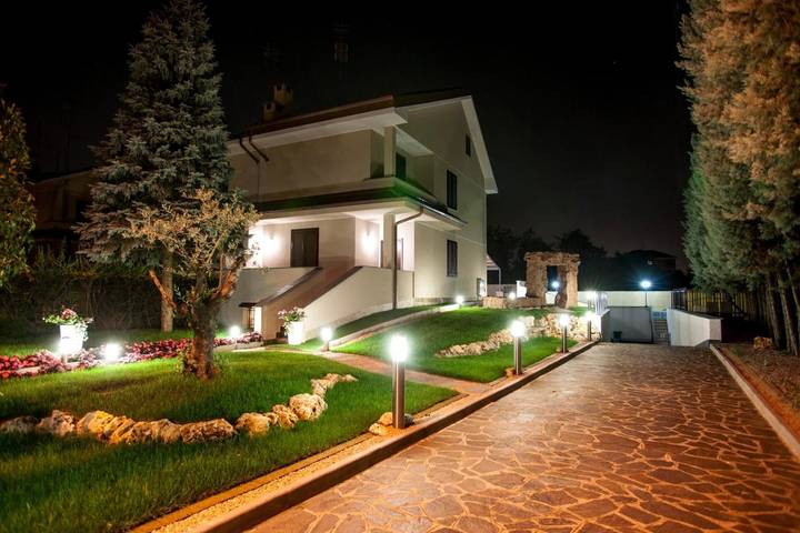 B&b per 2 persone, con Balcone e Terrazza nonché Idromassaggio e Giardino a Brugherio