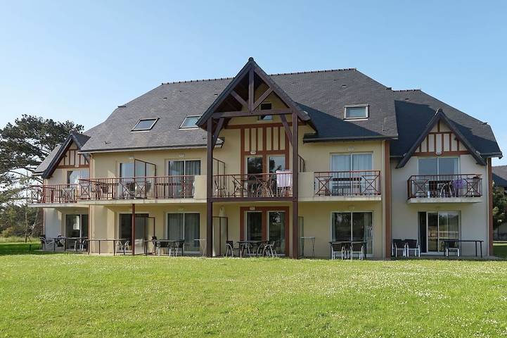 Gîte pour 6 personnes, avec piscine ainsi que terrasse et balcon/terrasse, animaux acceptés dans Golf Club des Sables d'Or