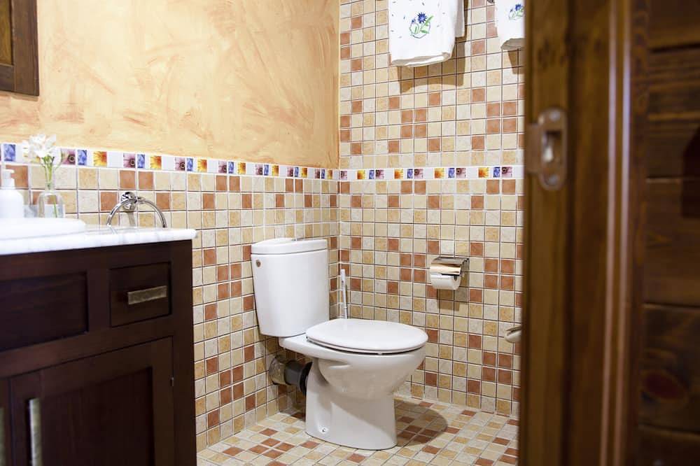 Casa Rural con Encanto en una Aldea Soñada Rodeada de Naturaleza in Pola de Lena, Lena