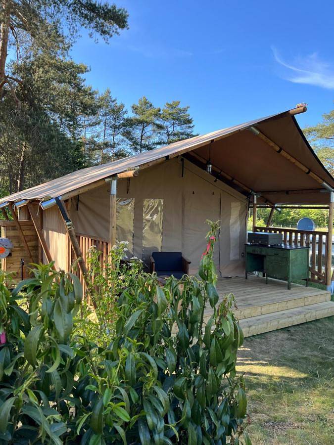 Zelt für 5 Personen, mit Whirlpool und Terrasse sowie Garten und Pool in der Lüneburger Heide