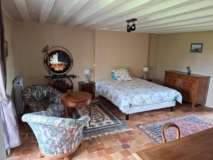 Location de vacances pour 2 personnes, avec jardin ainsi que terrasse et vue, animaux acceptés à Saint-Aubin-de-Luigné - 3