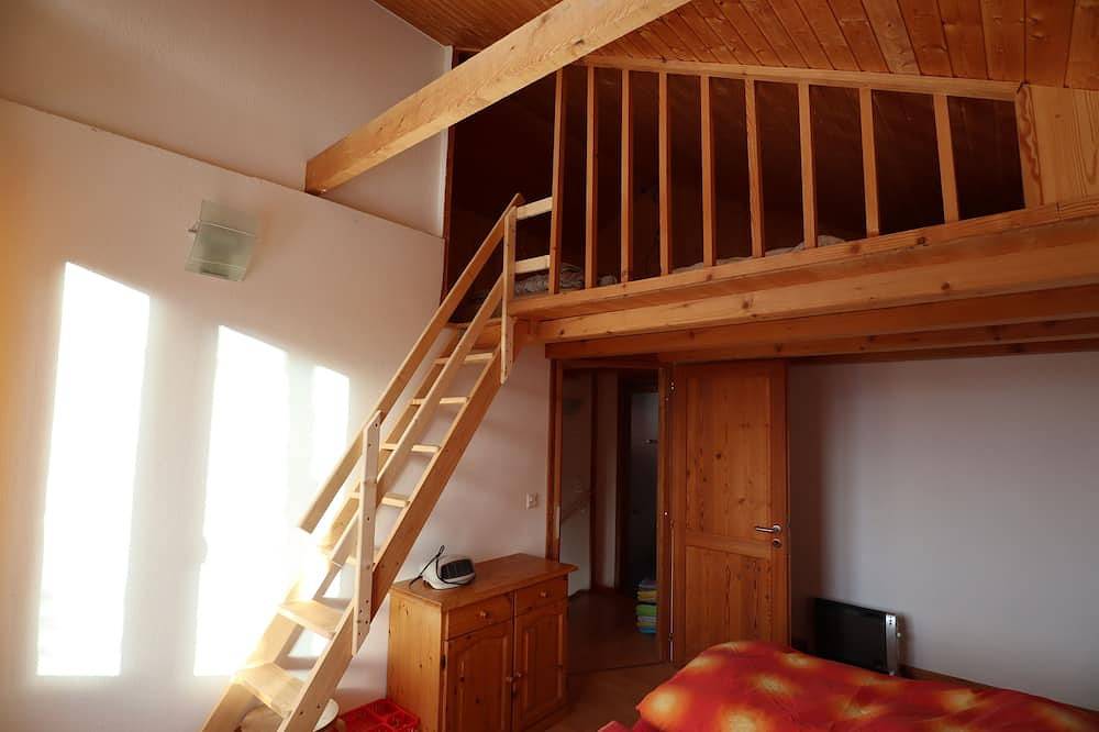 Chalet Les Pyramides in Mase, Mont-Noble