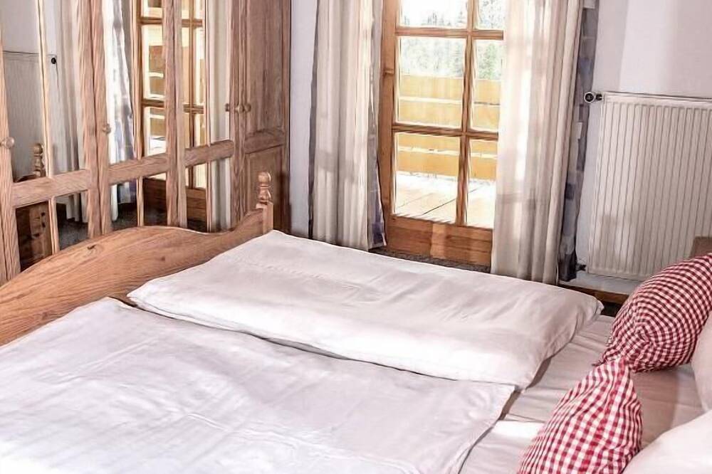Ganze Wohnung, Ferienhaus mit Balkon und Terrasse in Büchelberg, Windorf