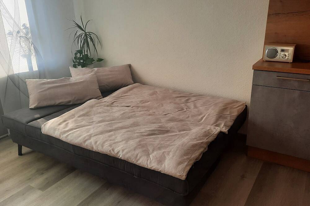 Ganze Wohnung, Moderne Ferienwohnung in ruhiger Stadtrandlage für 3 Personen in Dornstetten, Mittlerer Schwarzwald