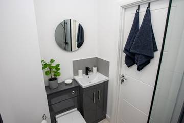 Vacation Rental for 4 Guests in Bolton, Greater Manchester, Picture 4
