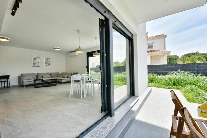 Ferienhaus mit Meerblick für 8 Personen, mit Garten und Ausblick in Poreč - 2
