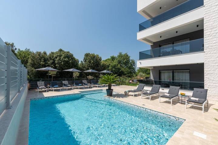 Ferienwohnung für 4 Personen, mit Balkon und Terrasse sowie Garten und Pool in Rovinj