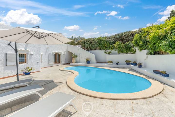 Villa pour 8 personnes, avec piscine et jardin