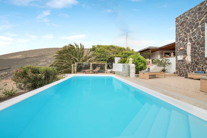 Wunderschönes Haus Pure La Asomada mit unglaublichem Meerblick, Wlan in Tías, Lanzarote