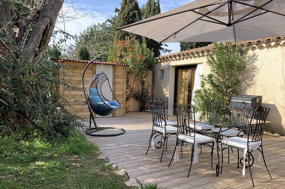 Appartement entier, Cosy 2 pièces rénové expo Sud Clim. terrasse & jardin privés Parking à 8mn D'Aix in Ventabren, Côte méditerranéenne (France)