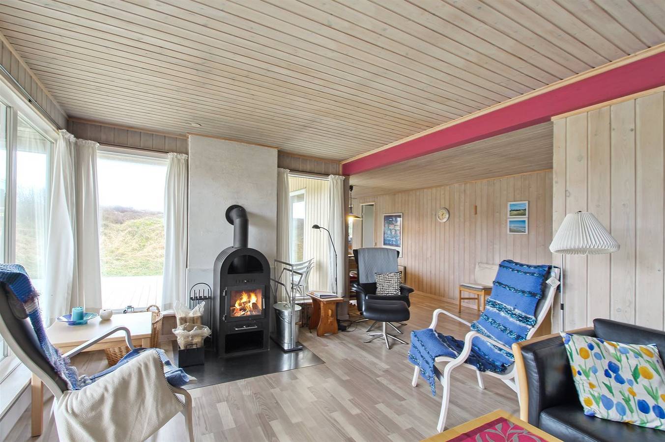 Stunning home in Hvide Sande w/ Wifi and 3 Bedrooms in Bjerregård, Holmsland Klit