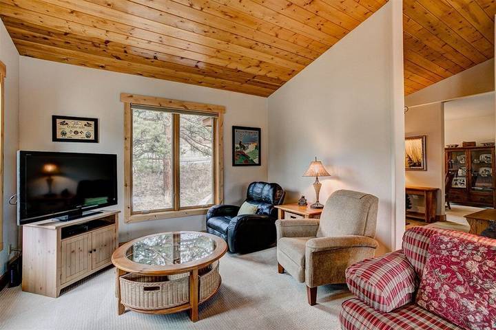 Vacation house for 8 people, with balcony and hot tub in Estes Park