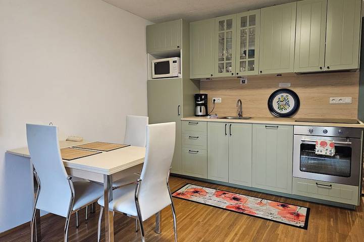 Ferienhaus für 4 Personen, mit Terrasse und Garten in Augsburg