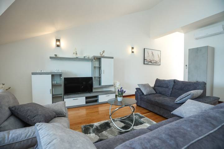 Ganze Wohnung, Apartments Seafront in Nevidane, Pasman