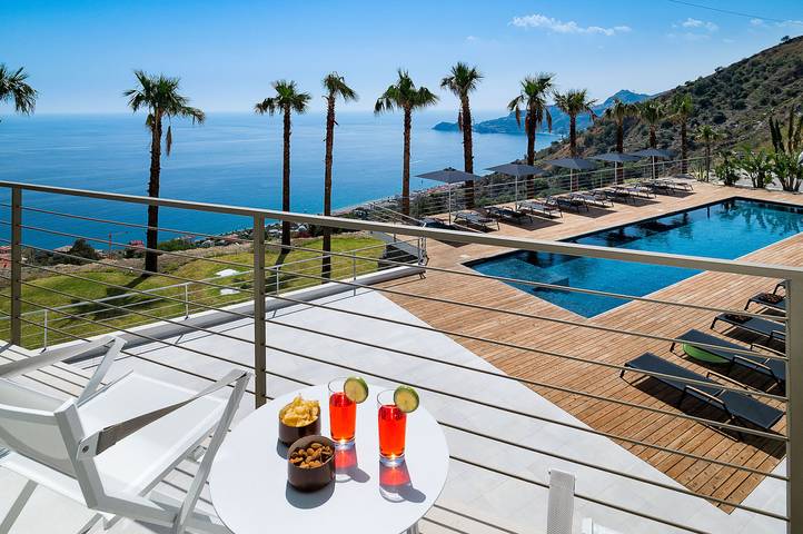 Villa per 14 persone a Nizza di Sicilia