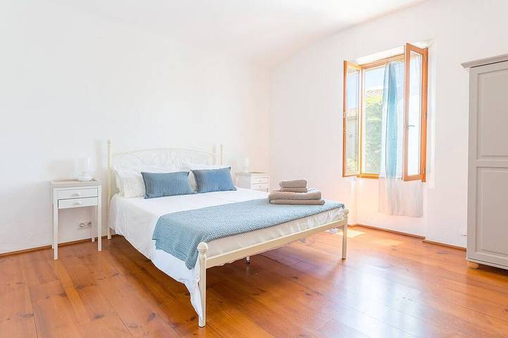 Location de vacances pour 6 personnes, avec terrasse ainsi que jacuzzi et jardin à Canet - 4